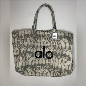 ALO Yoga Gray and Black Women's Tote Bag